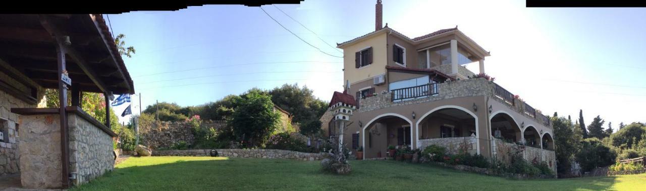 Vervekis Apartments Fiskardo Exterior photo